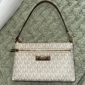 michael kors wristlet